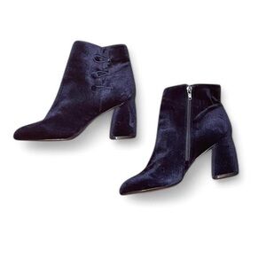Elegant Velvet Ankle Boots - Navy